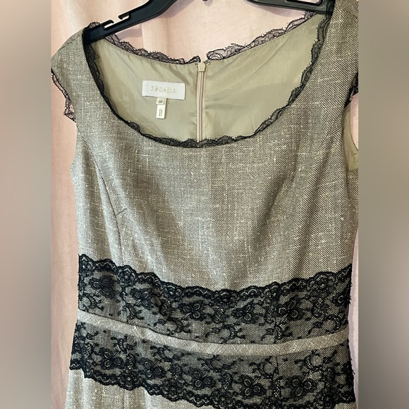 ESCADA Wool & Silk Tweed Sheath Dress w/Black Lace Beige/Gray Size 38/Medium - Picture 4 of 9